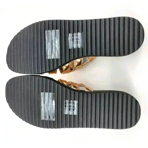 FOREVER  21 SANDALS - Picture 3 of 4